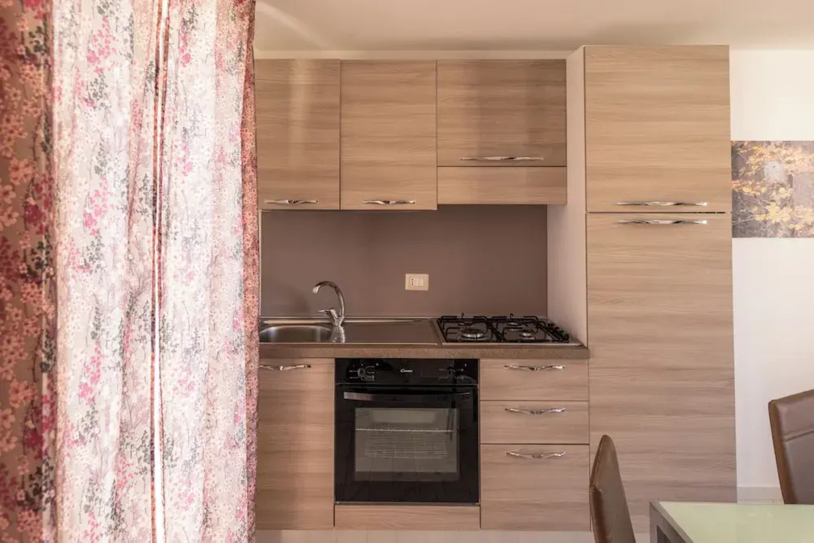 Residence con Piscina e Giardino