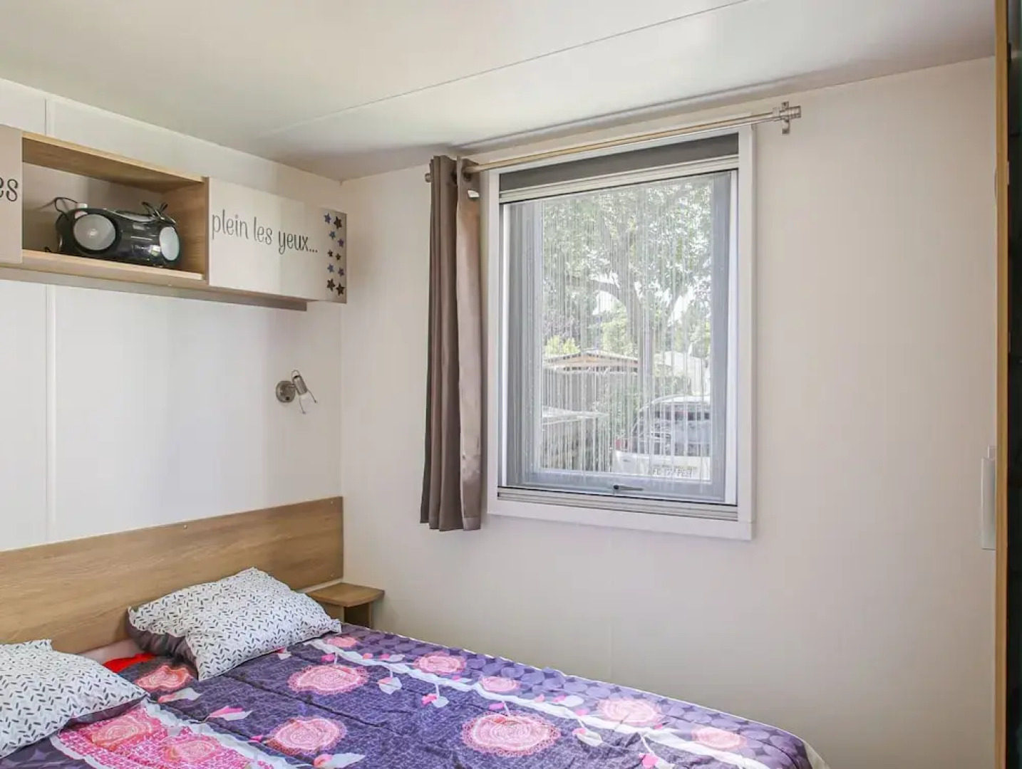 Swanky Mobile Home in Saint Jean de Monts Near Seabeach