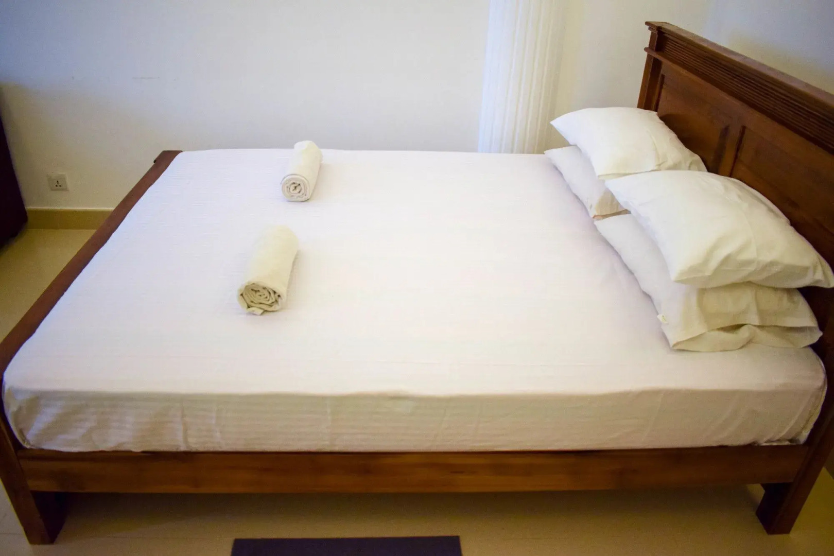 Yoho Menarigama Road