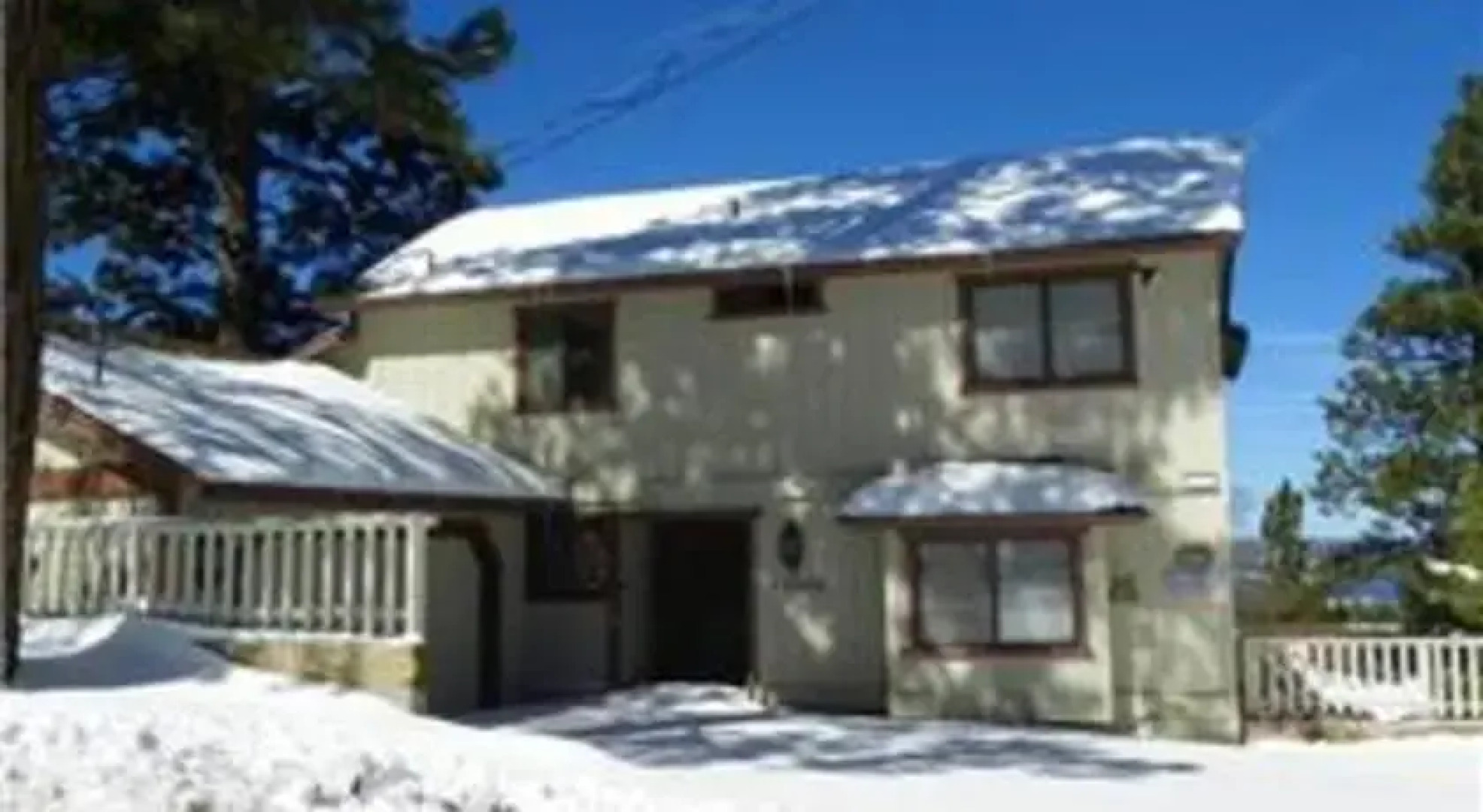 RedAwning Out of Dodge Lodge