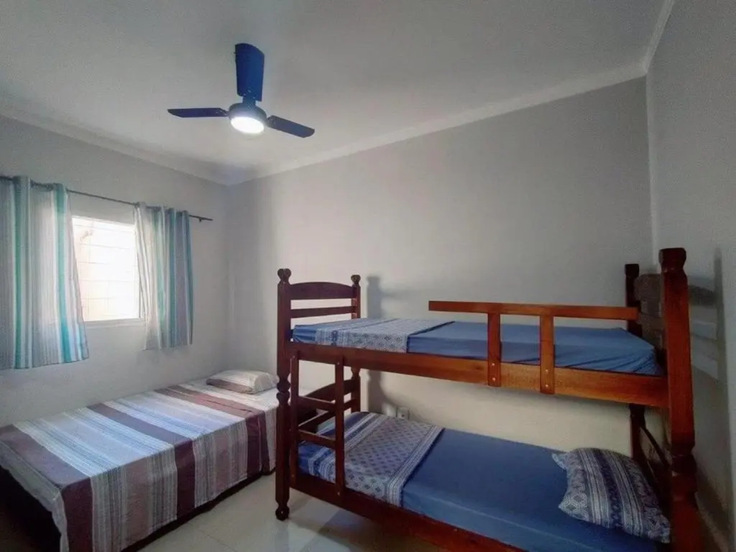 casa completa, 2 quartos com ar-condicionado, no centro hoteleiro