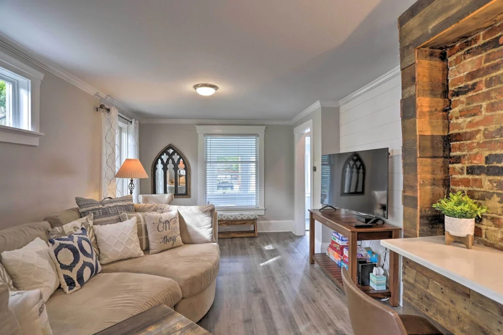 Pet-friendly Home - 1/2 Mi to Downtown Willoughby!