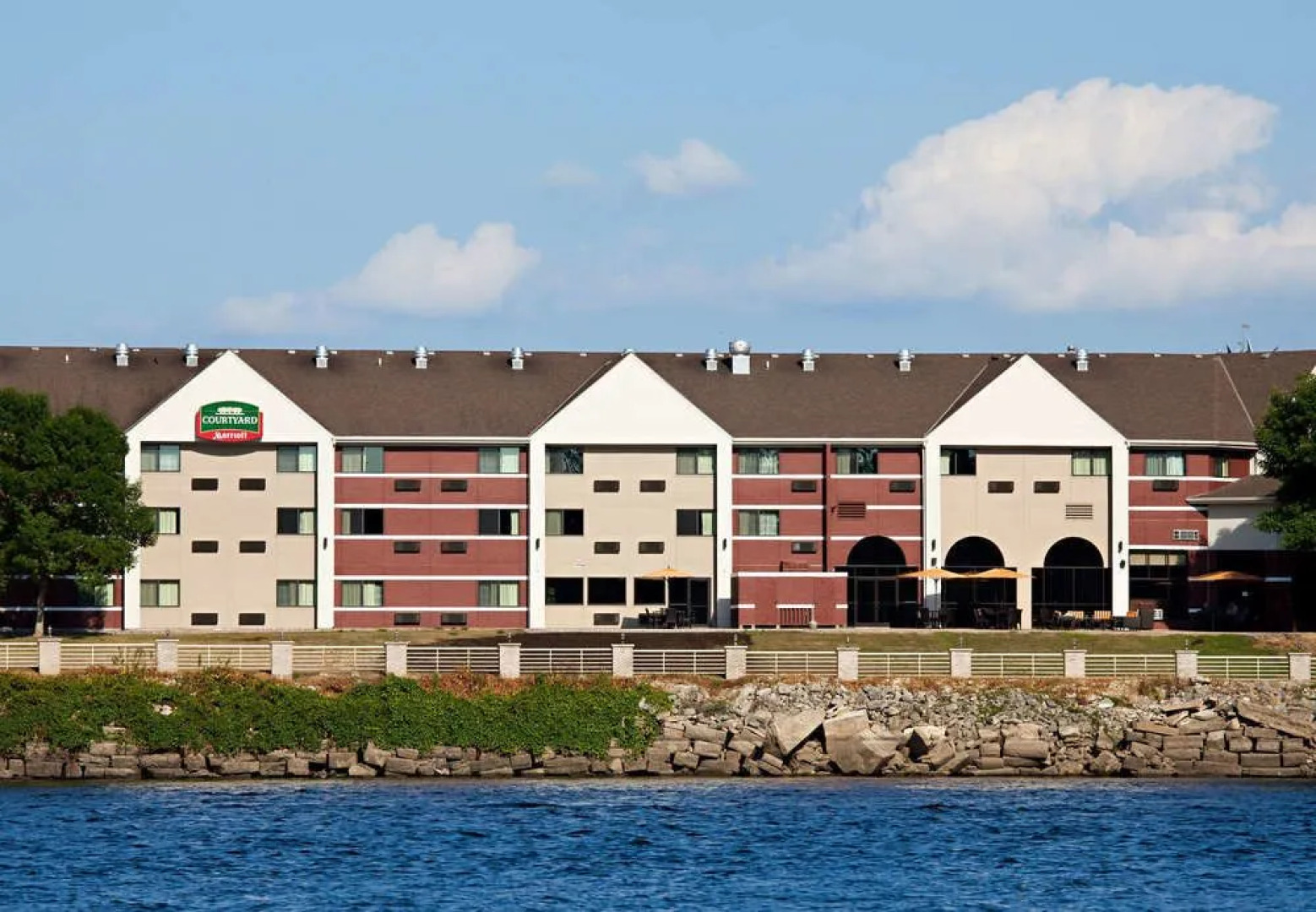 Courtyard La Crosse Downtown/Mississippi Riverfront
