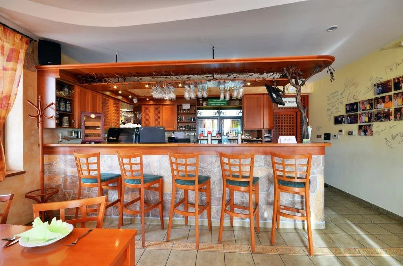 Restaurace a penzion Kamenec