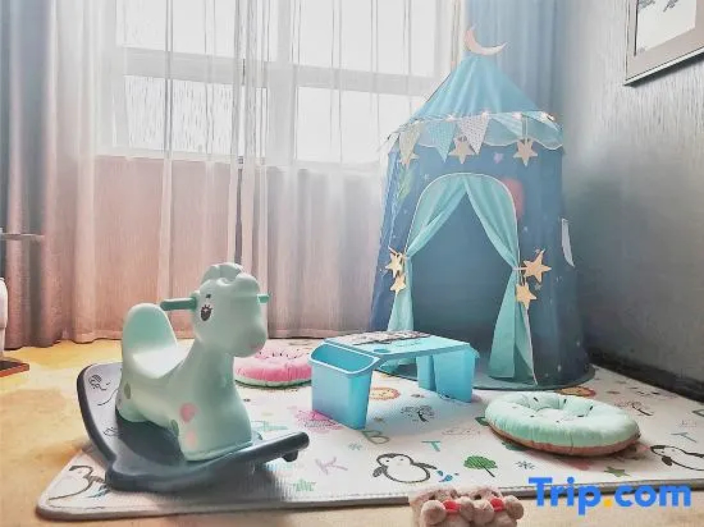 Chengkong Carrey International Hotel (Jingmen Railway Station Jingchu University of Technology)