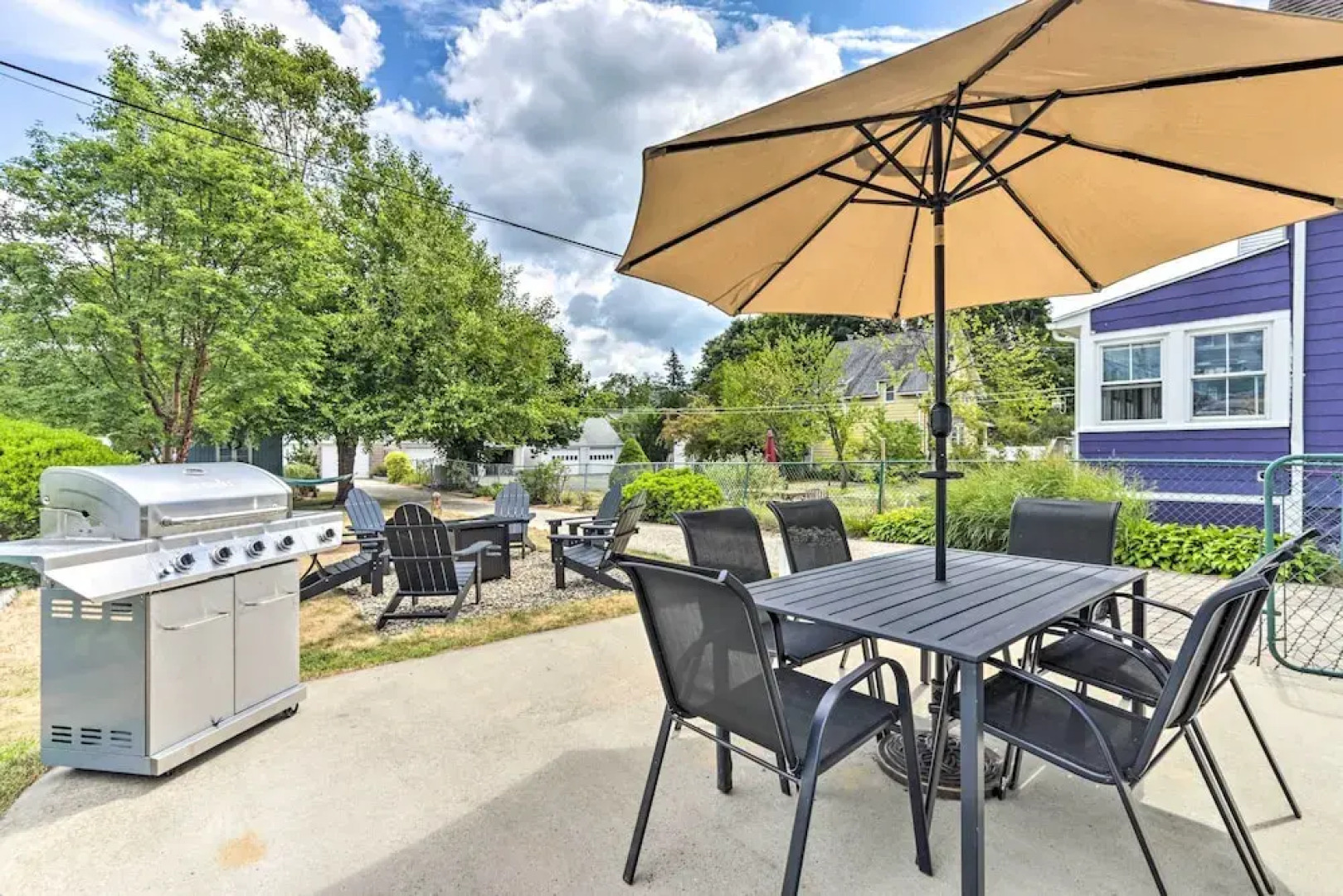 Walkable New Haven Retreat w/ Ocean Views!