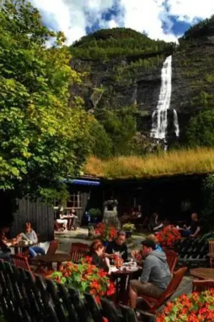 Skjolden Vandrerhjem