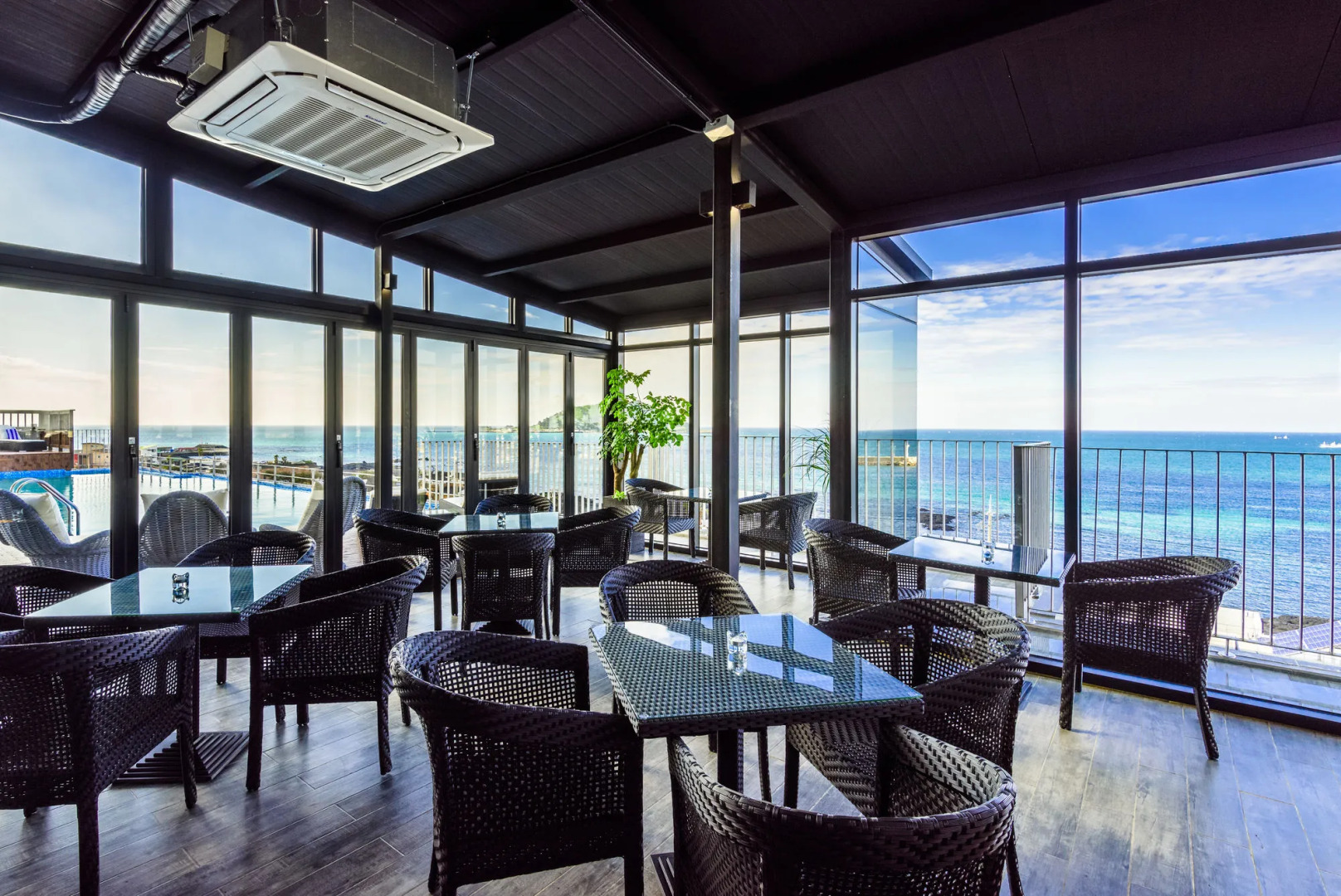 Augila Hotel Jeju Oceano Suites