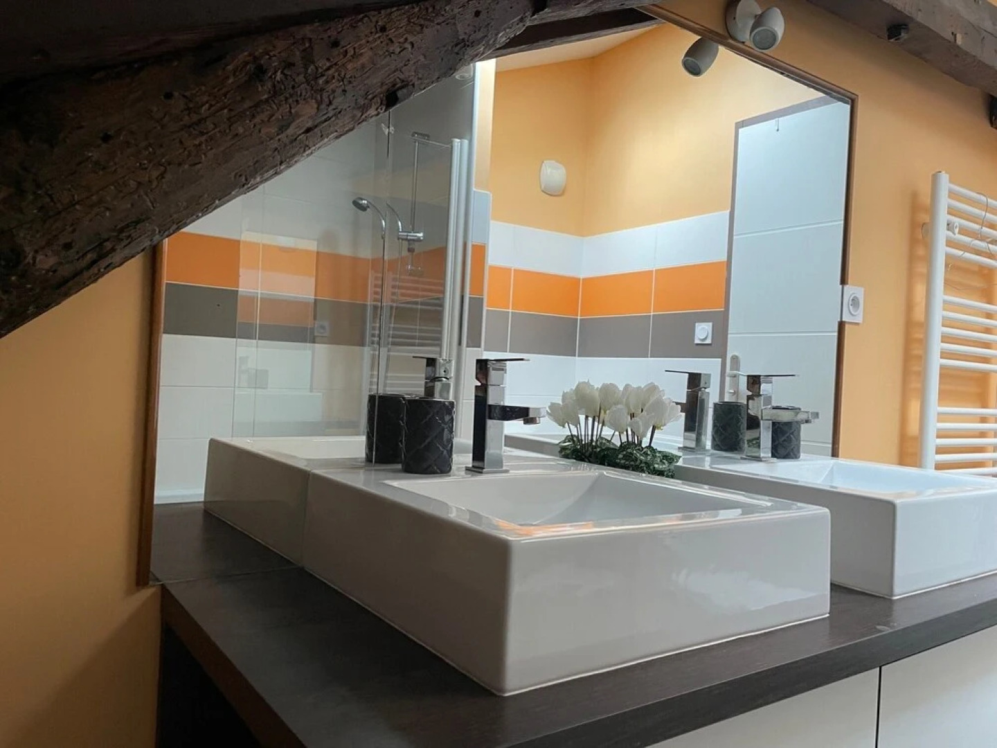 Spacieux T3 Mansardé Avec Parking Périgueux