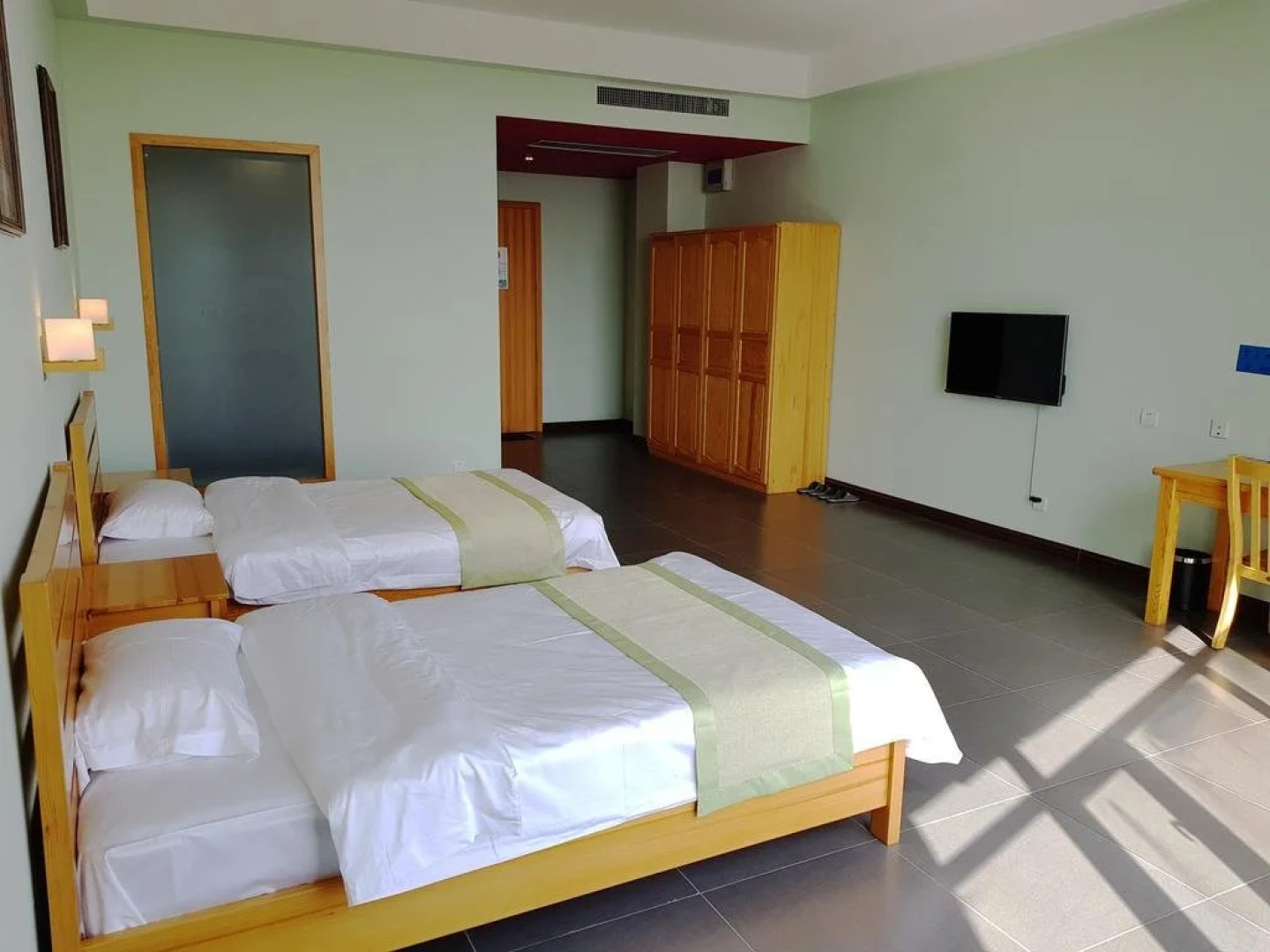 Red Flag Canal Intl Youth Hostel