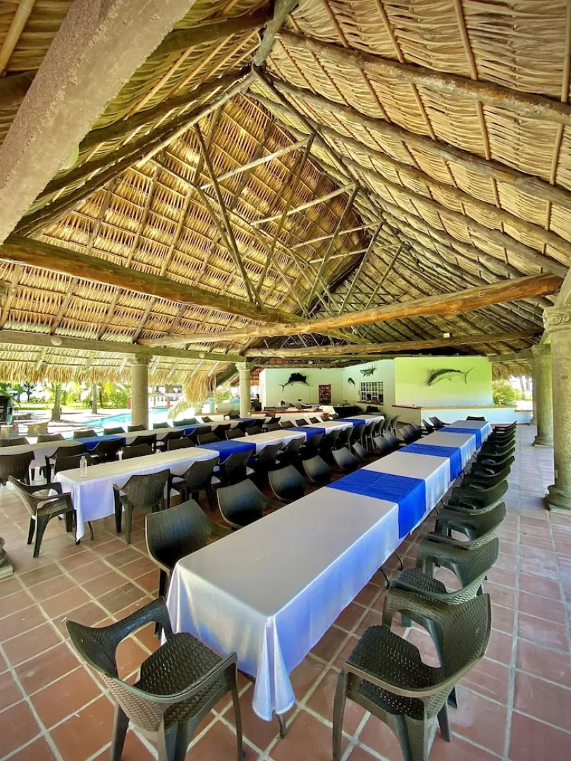 Hotel Tesoro Beach