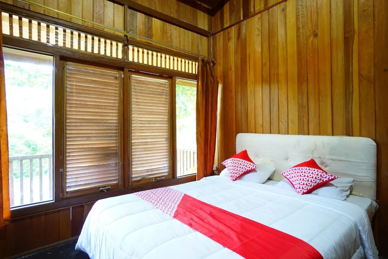 OYO 1254 Golden Lake Resort