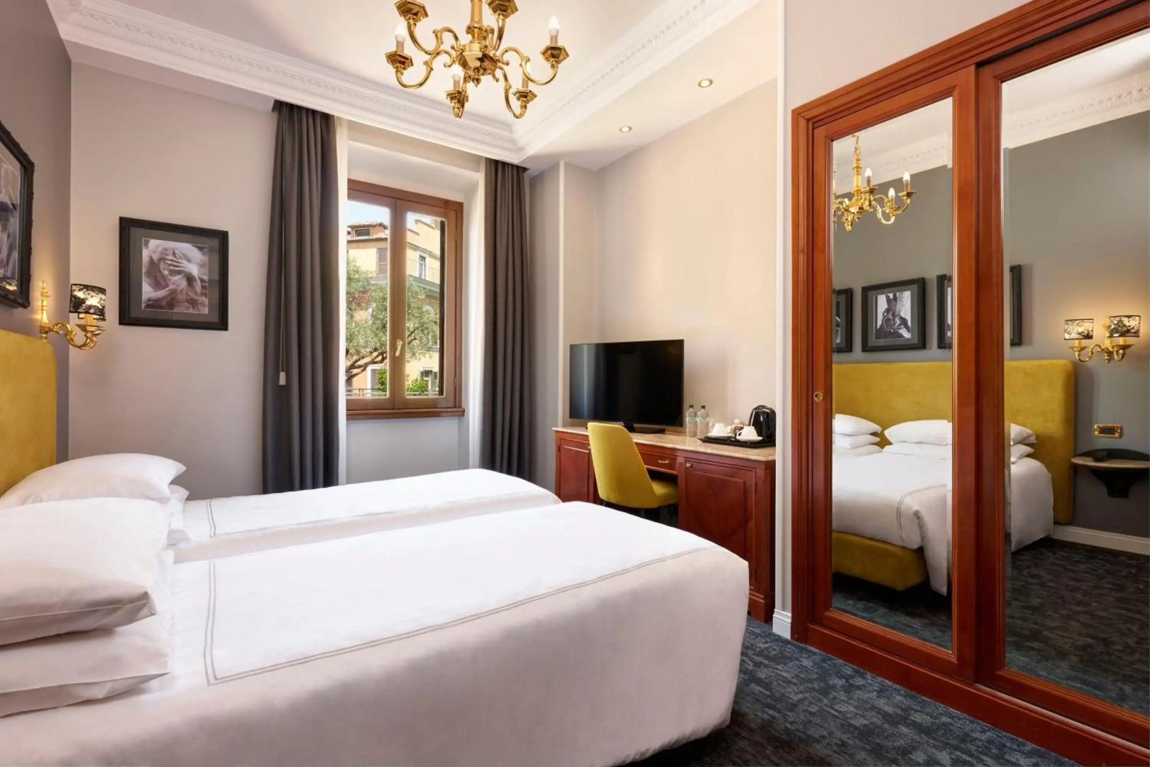 Отель Red Sun Village