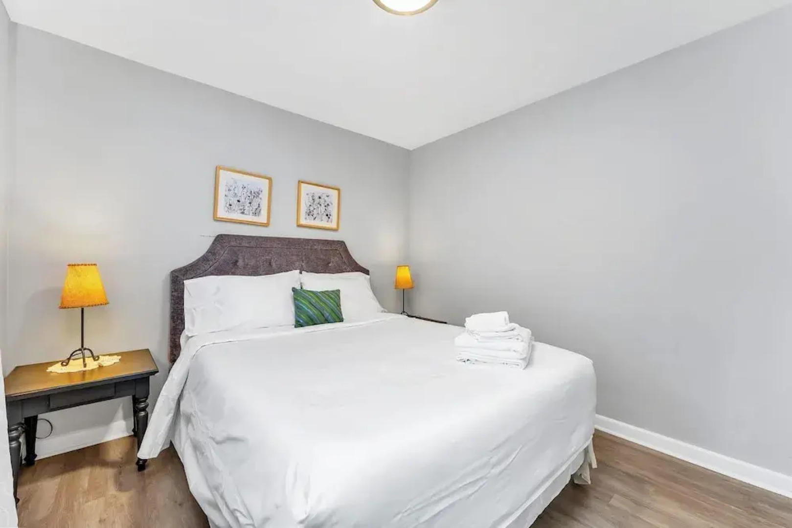 Private 2bdrm Newly Renovated - Furnished apt - U3