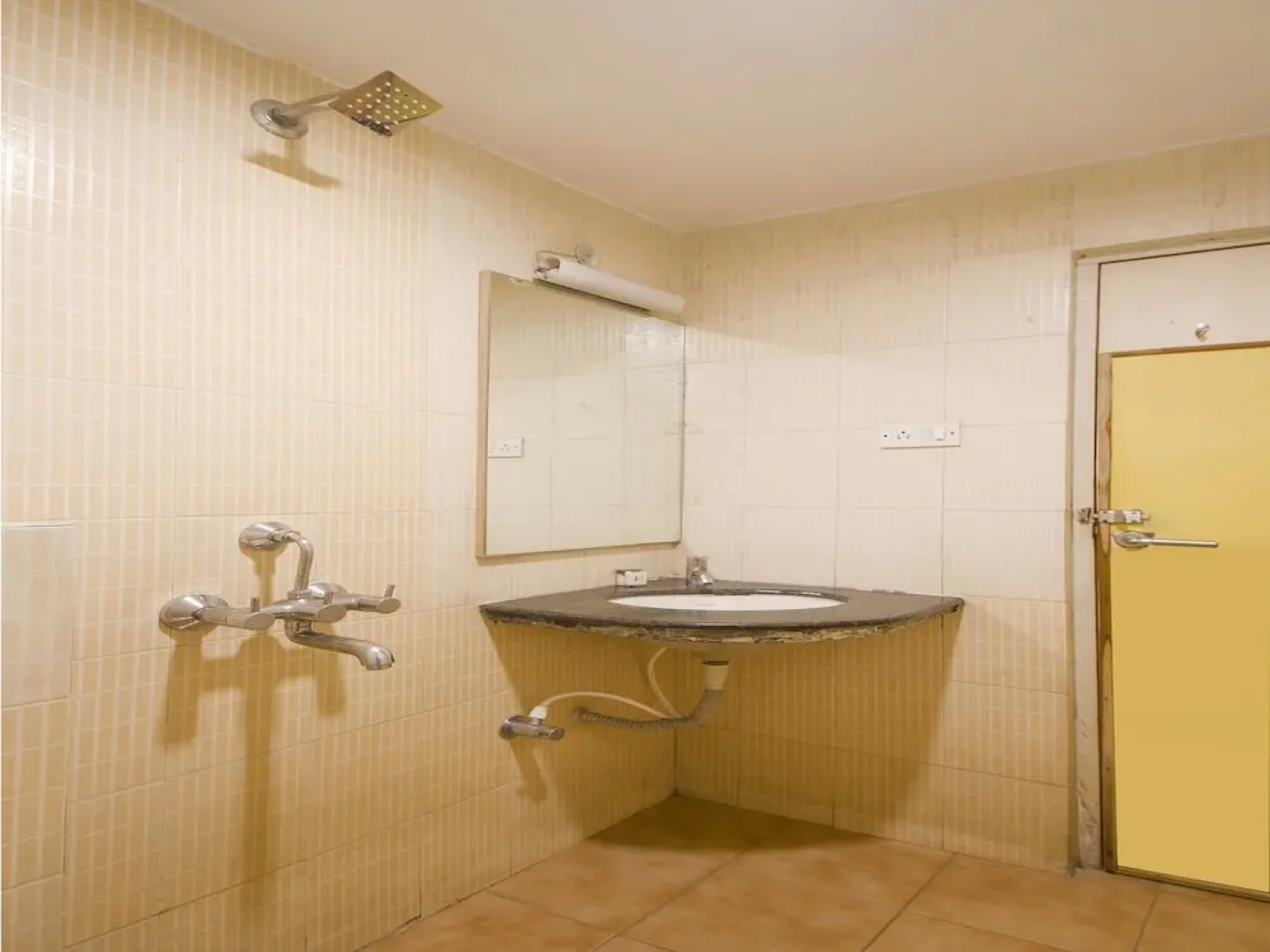 OYO 10235 Oyster Transit Hotels