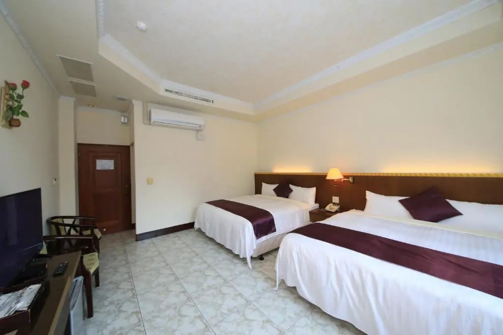 Yotai Spring Guest House