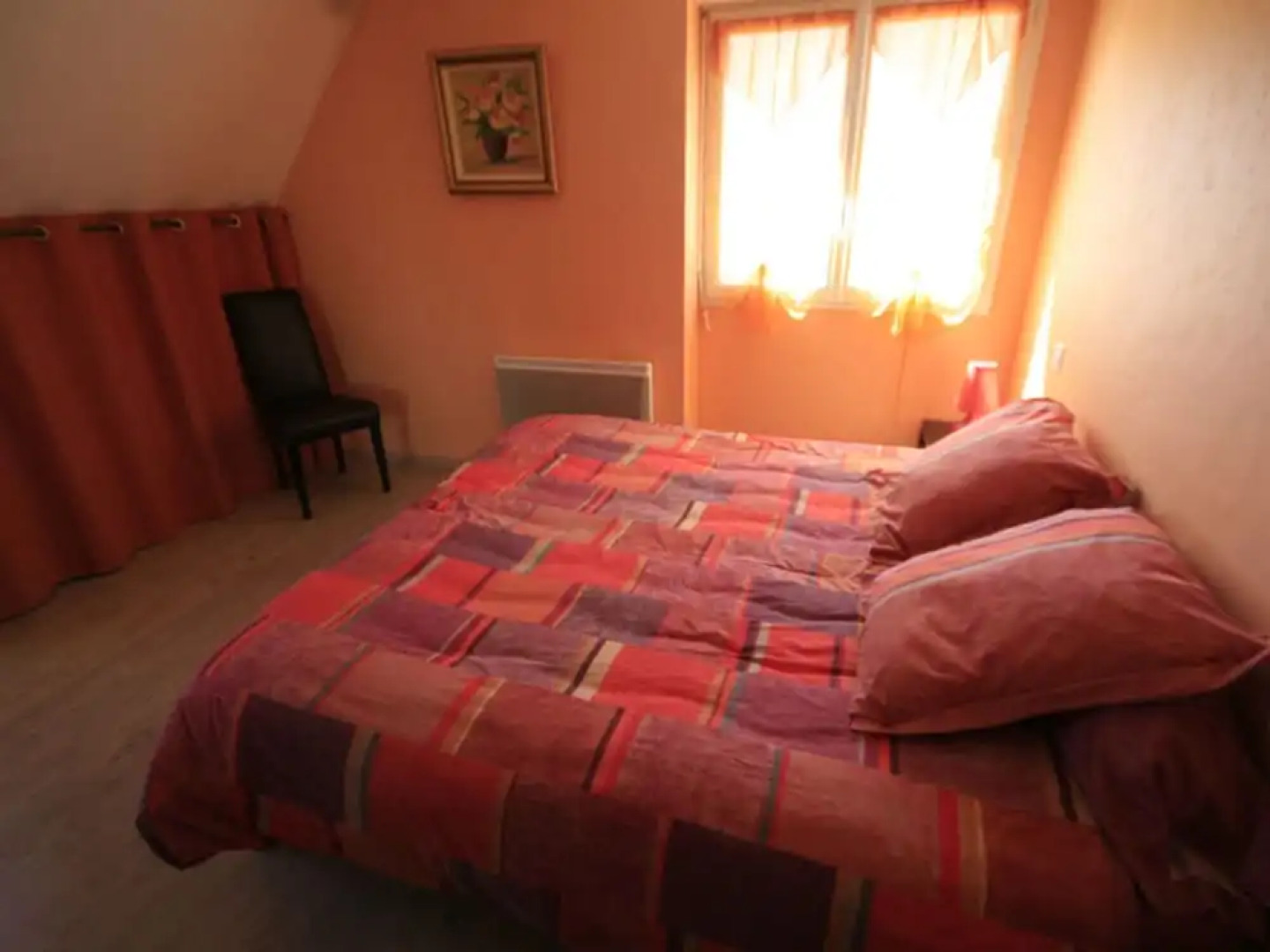 Beautiful villa by the sea with a large garden, jacuzzi, sauna and steam room.