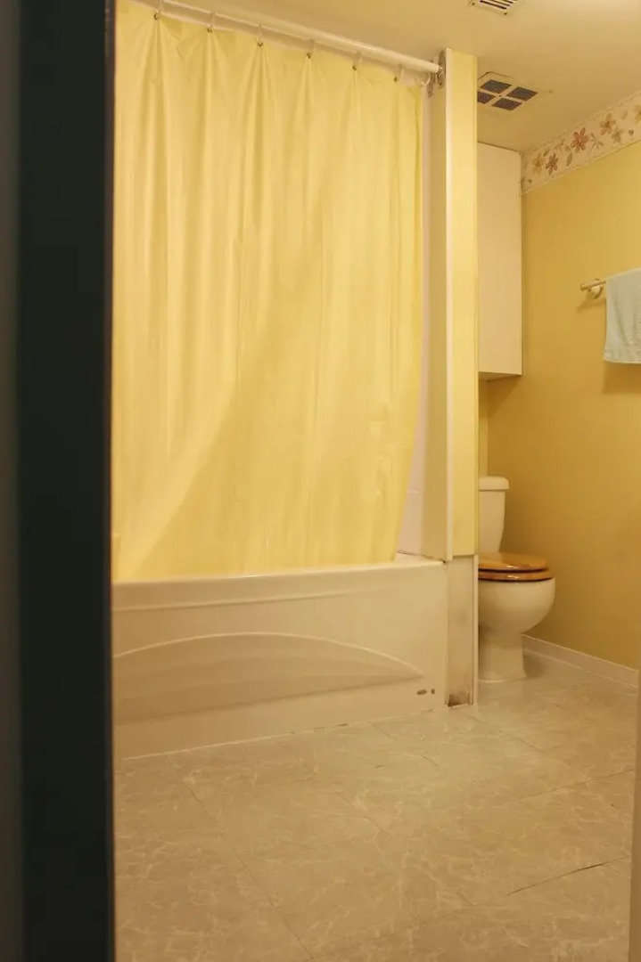 The Mad Musher - Hostel