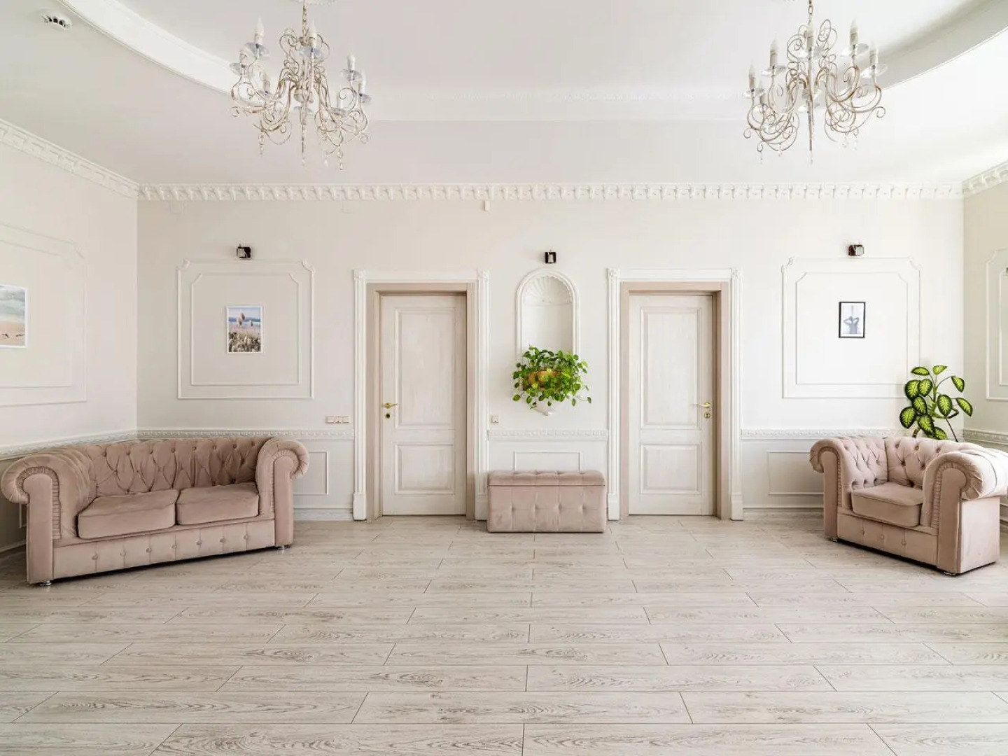 Дом с бассейнами и банкетным залом на Дмитровском шоссе