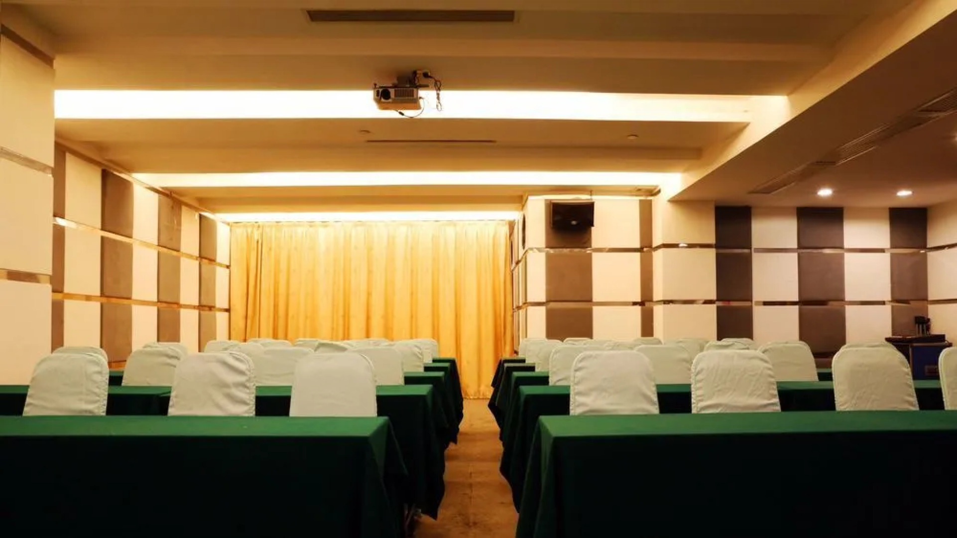 Berlin Holiday Hotel