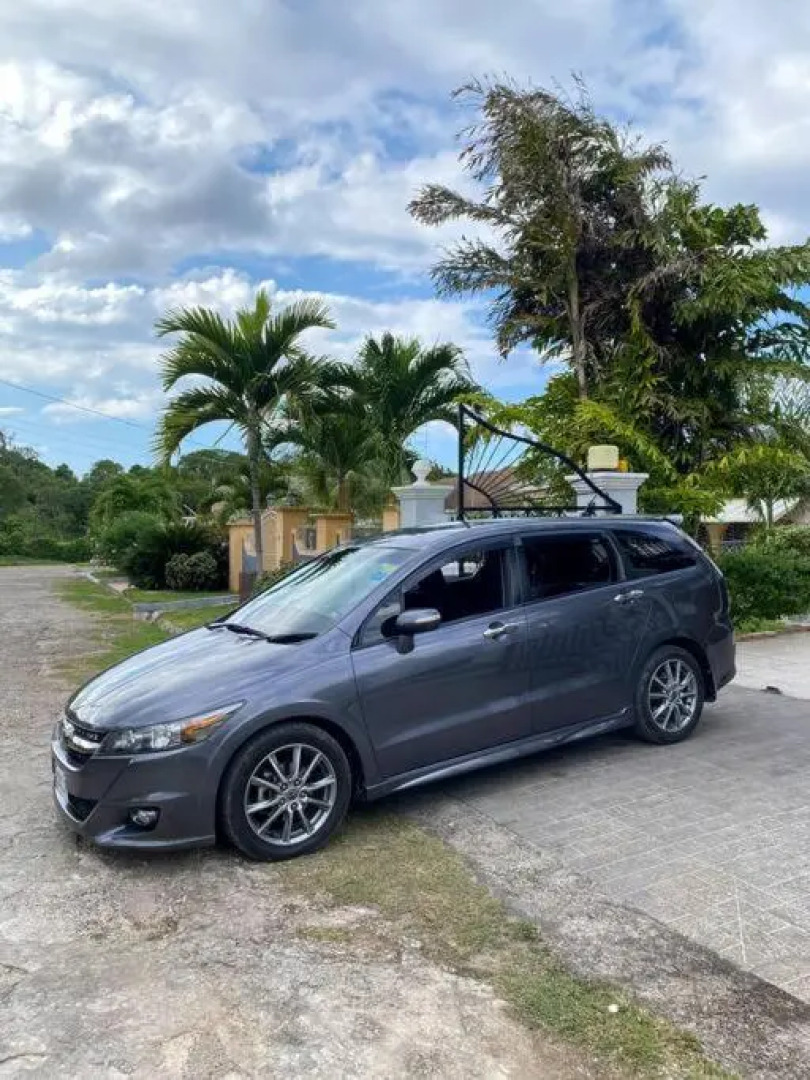 Runaway Bay 5 Bedroom Villa W/ a Large Pool. Gorgeous