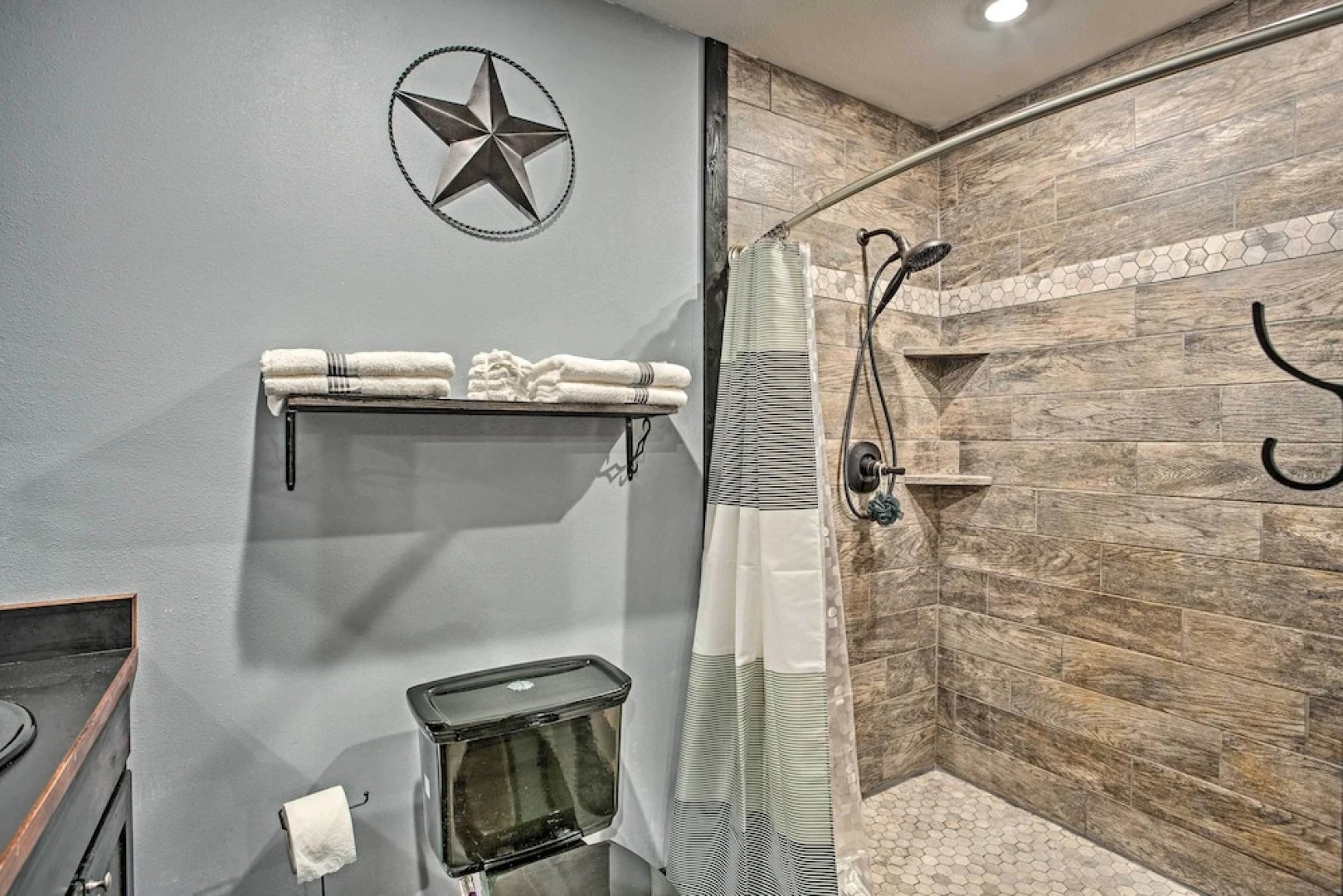 Charming Quitman Cabin < 2 Miles to Lake Fork