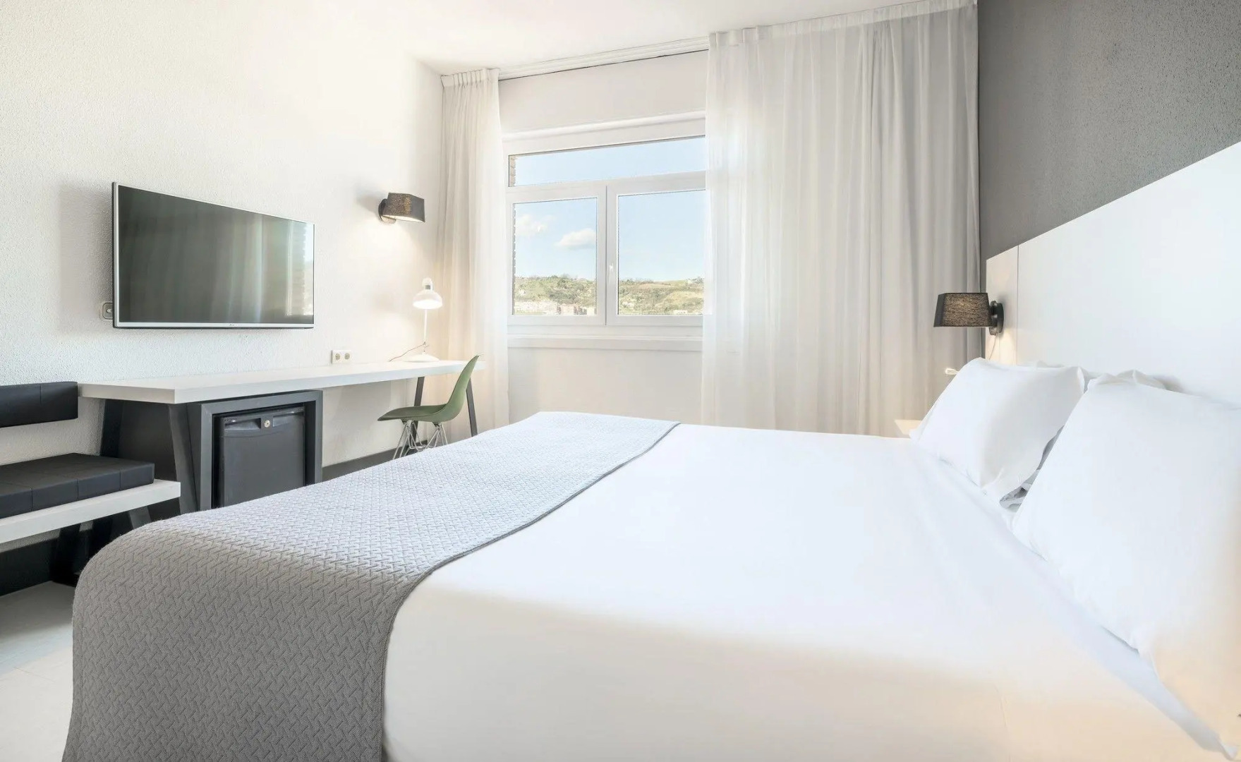 Отель Ilunion Bilbao