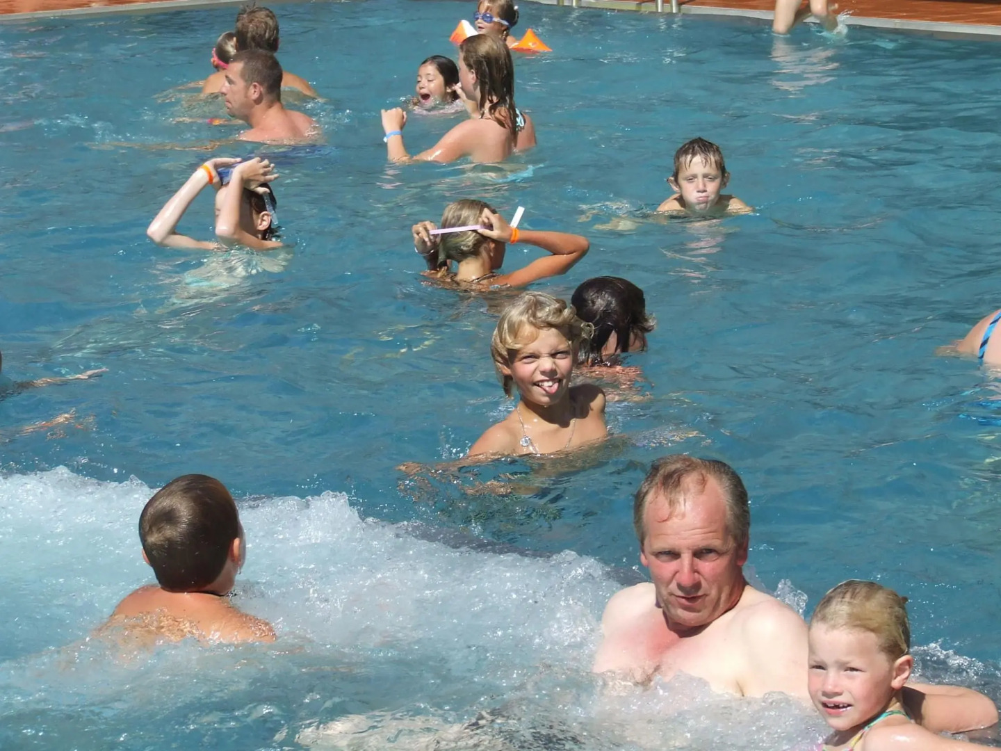 Eco Holiday Home With Wood Stove, in a Holiday Park in the Middle of Nature