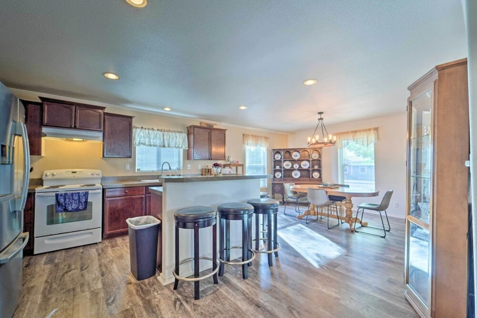 Peaceful Portales Escape w/ Patio & Grill!