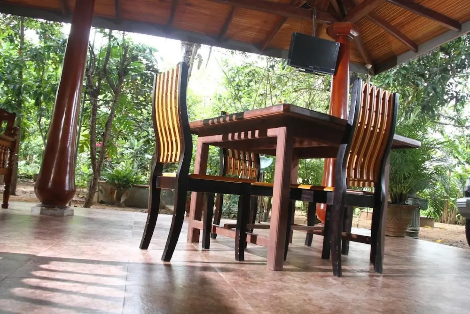 LLT Tourist Inn and Safari Jeep