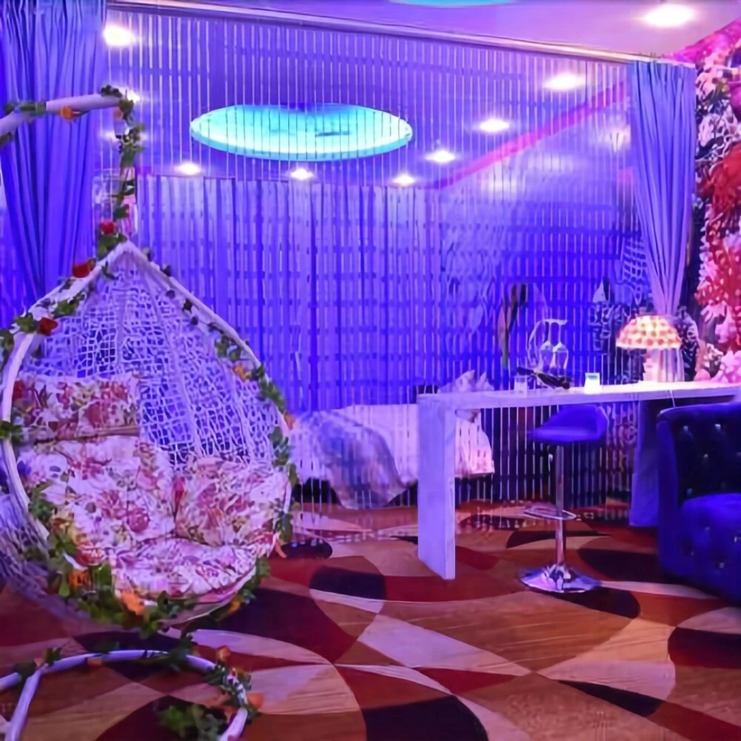 Romantic Coast Theme Hotel (Zhuhai Jiuzhou Port Wharf Haibin Yuchang)