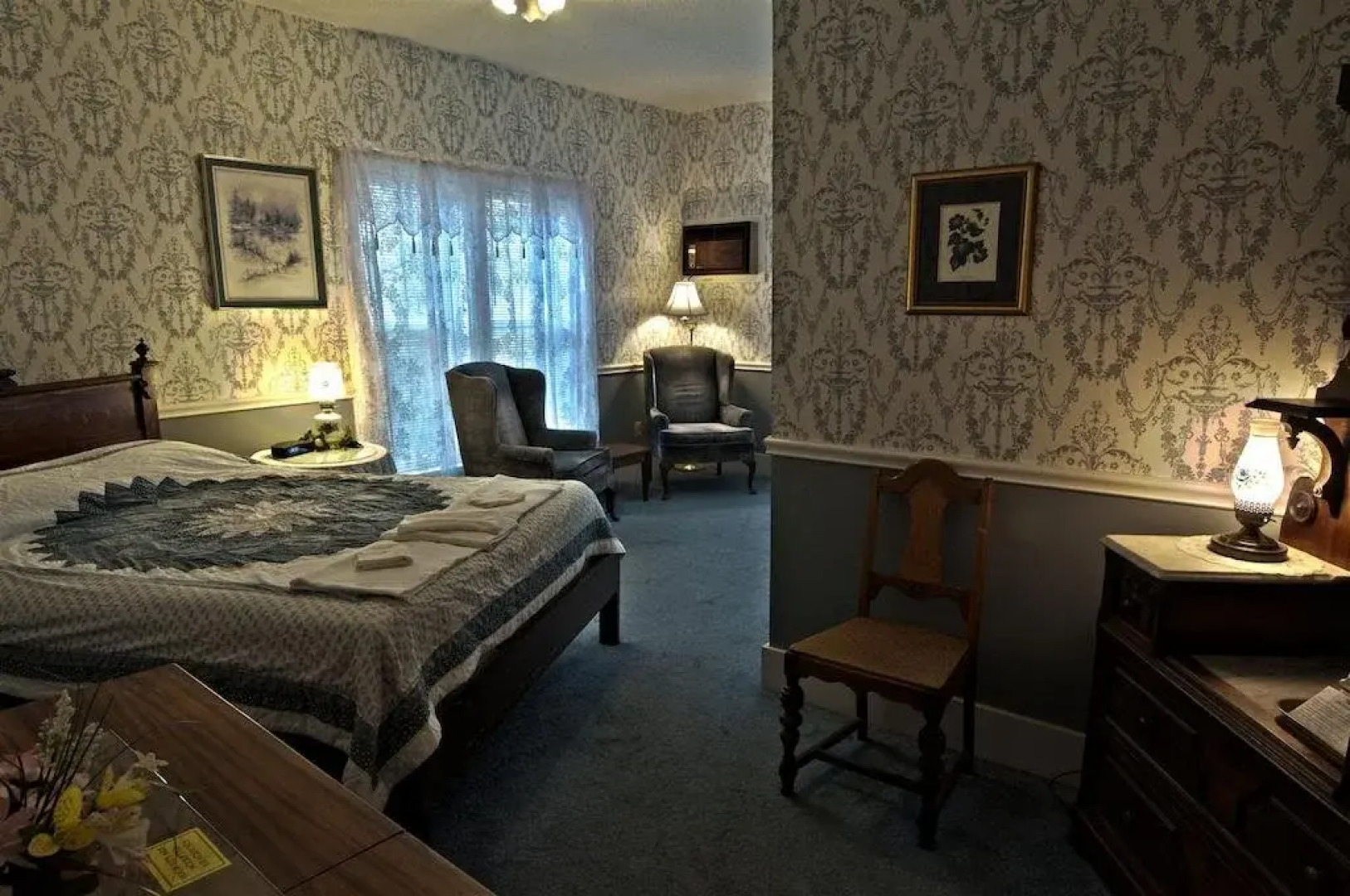 Riverside: The Inn at Cambridge Springs