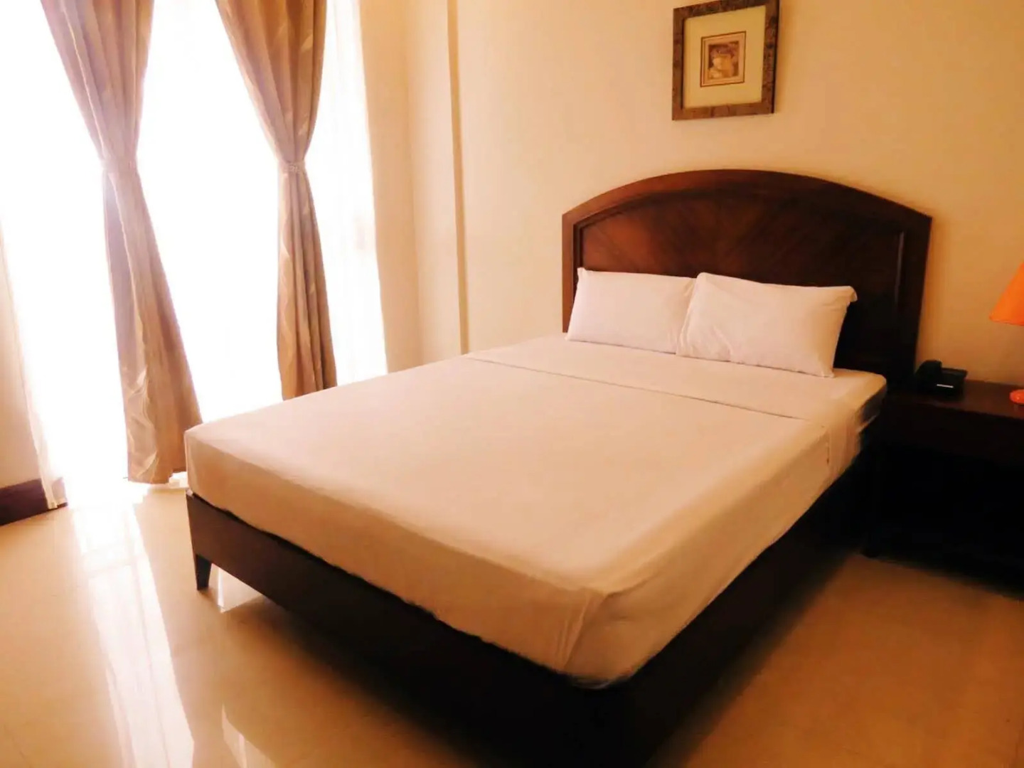 Country Chateau Hotel