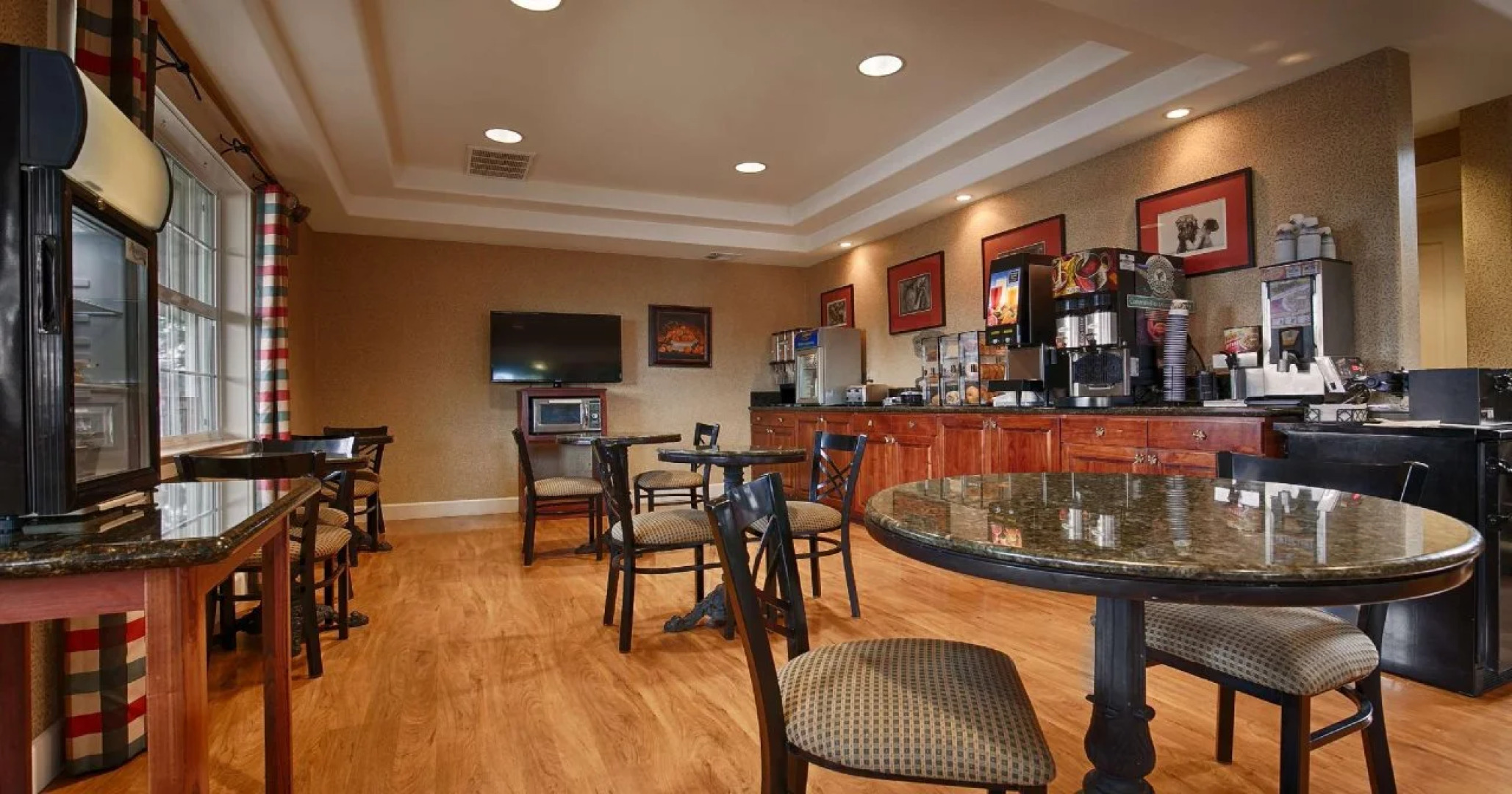 Best Western Cedar Inn & Suites