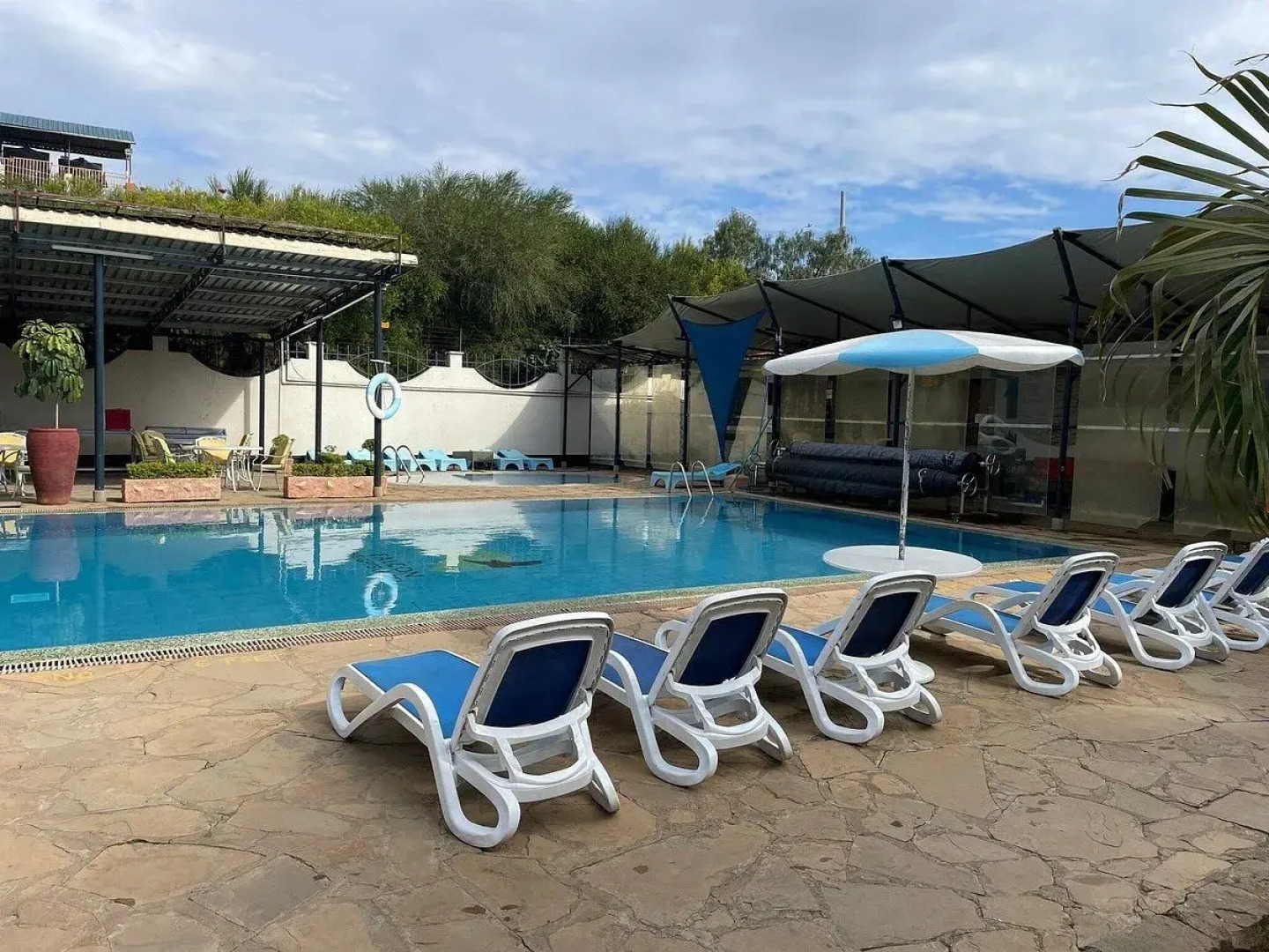 Falcon Heights Hotel