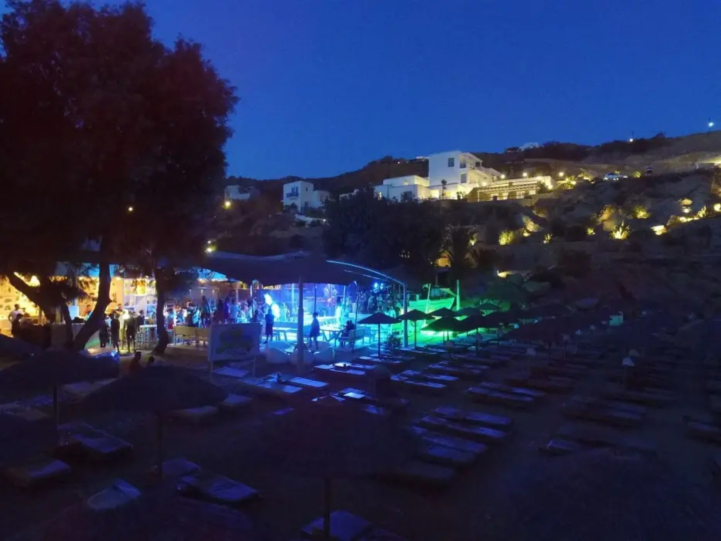 Super Paradise Suites