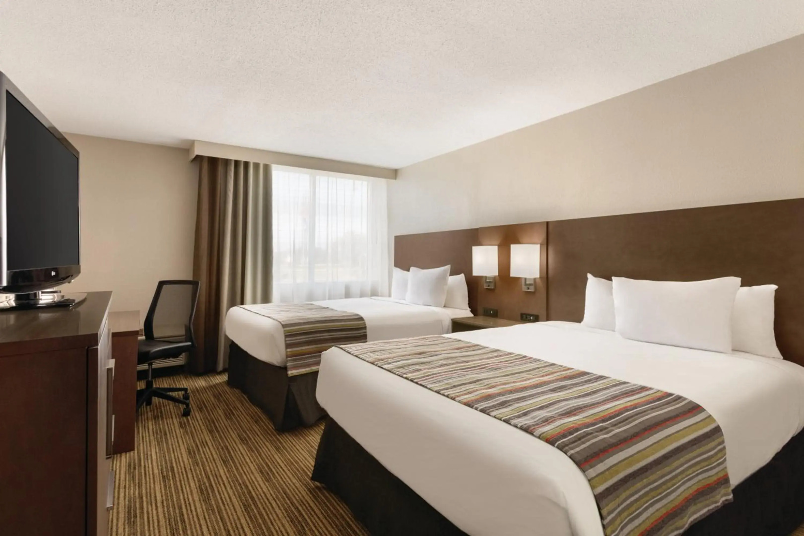 Country Inn & Suites by Radisson, Fergus Falls, MN