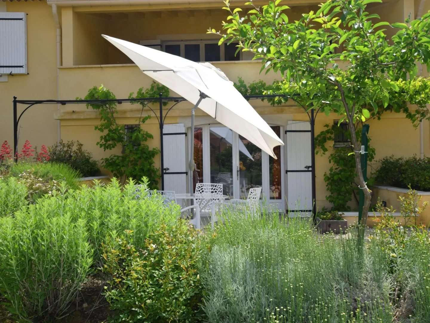 Charming Apartment in Montbrun-les-bains With Balcony