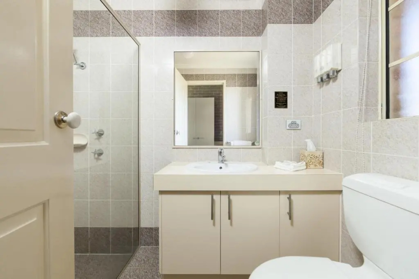 Grand Manor Motor Inn - Queanbeyan