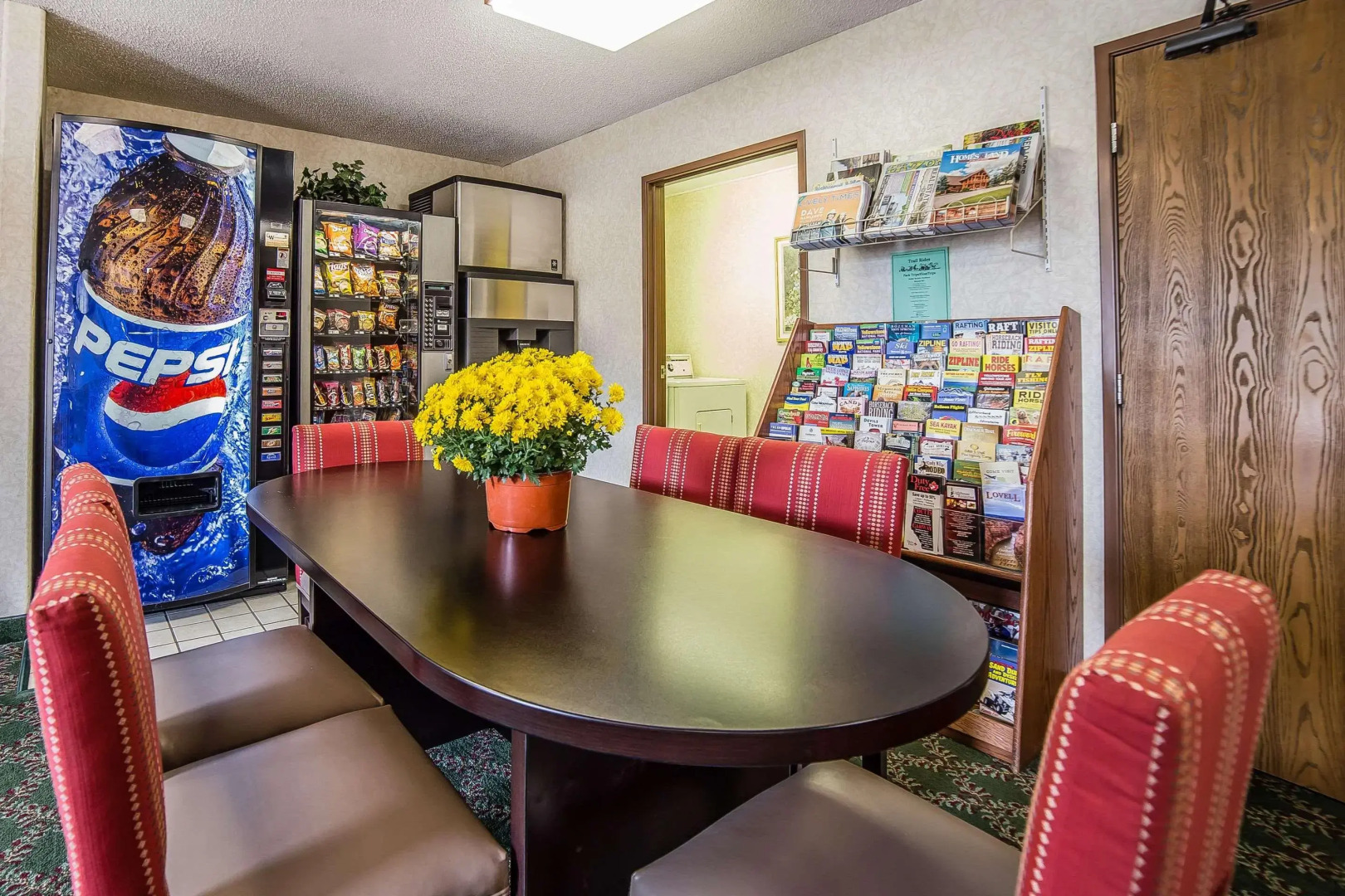 Yellowstone River Inn & Suites