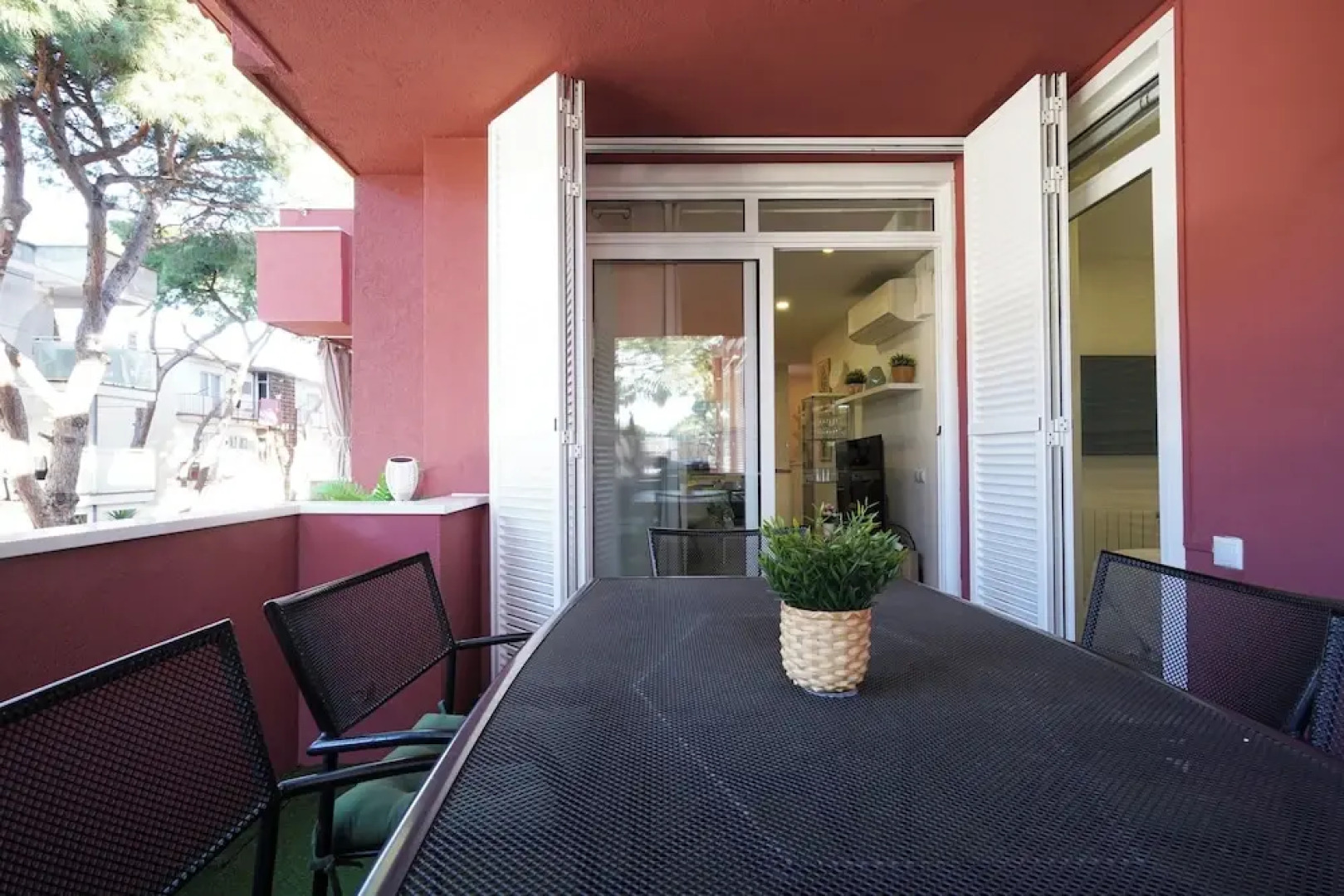 Apartment-4people-parking-castelledefels-bikes-bbq