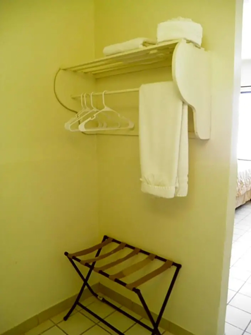 #52 Bungalow Seaside Hotel & Victors RV Park