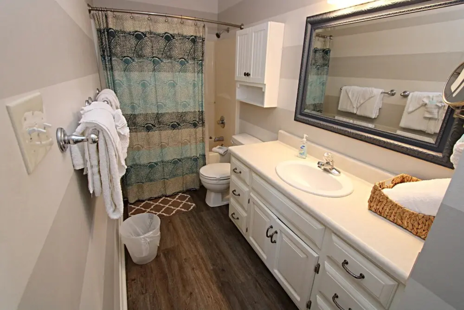 Pelican's Rest Beach House by RedAwning