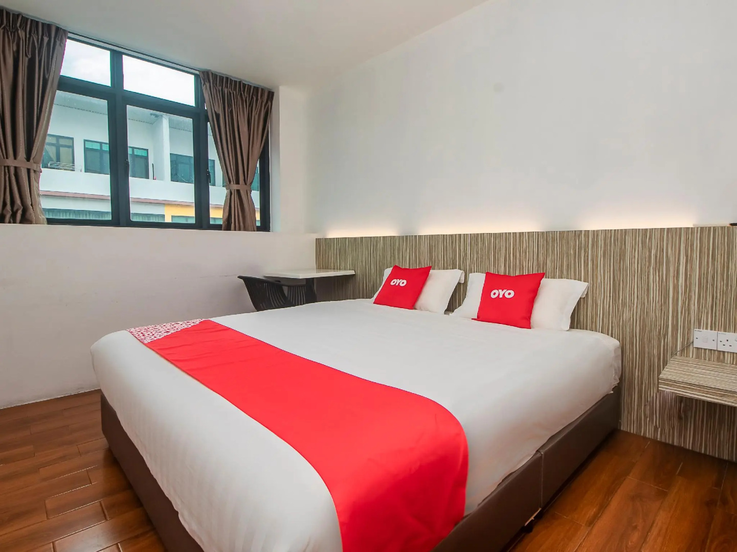 OYO 90102 7 Days Lodge