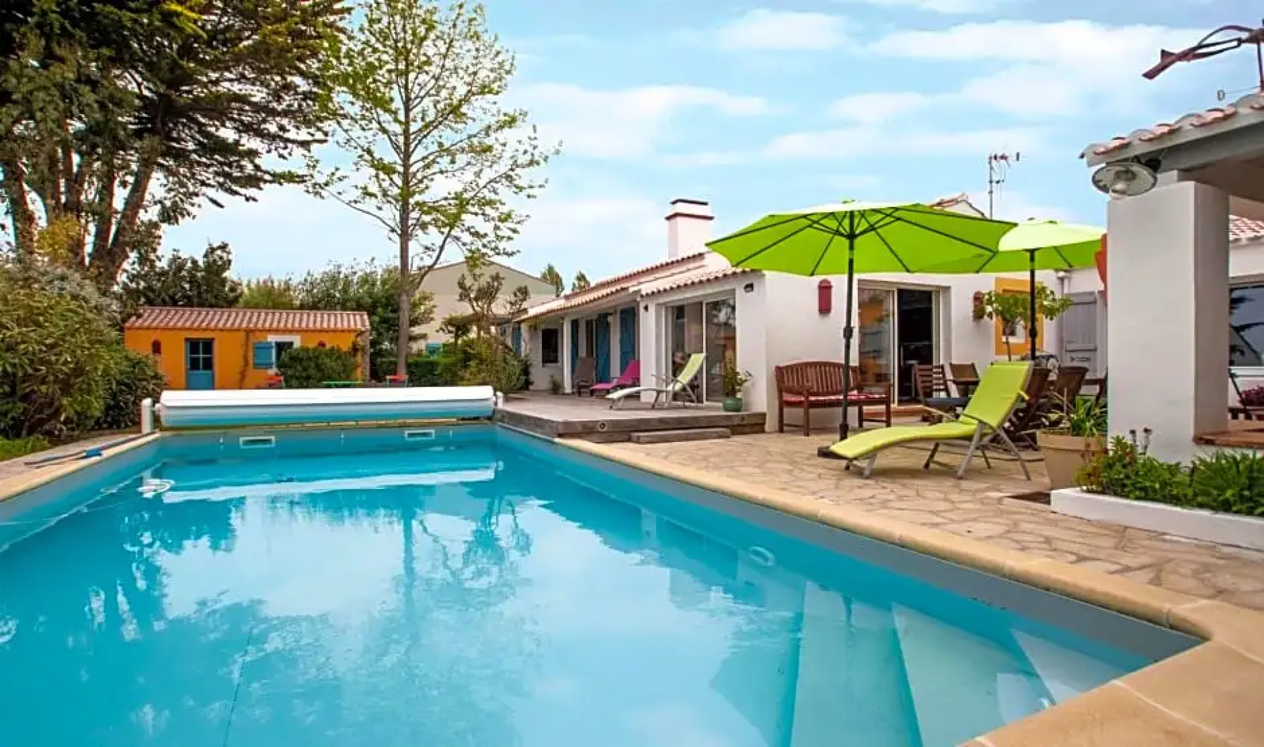 Les Yeux Bleus Bed & Breakfast