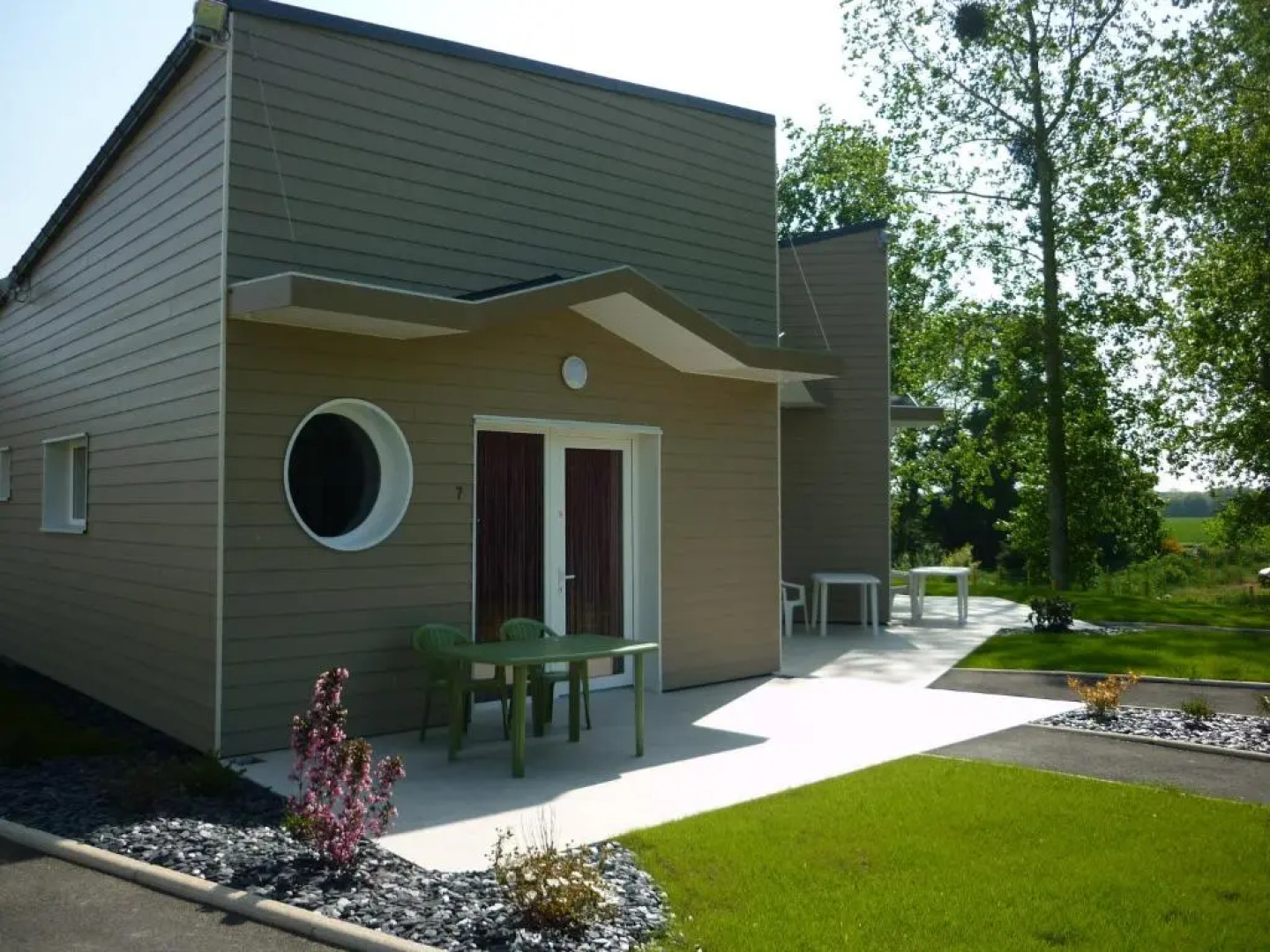 Hôtel Les Voisins Beaucemaine