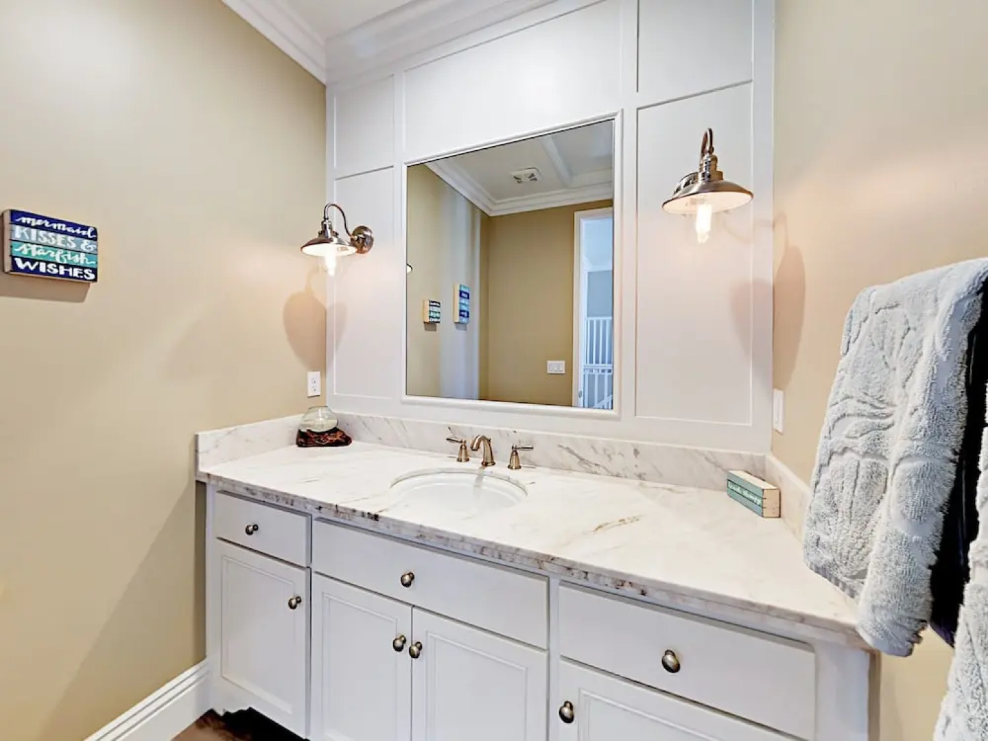 3625 Sunset Home 3 Bedrooms 2.5 Bathrooms Home