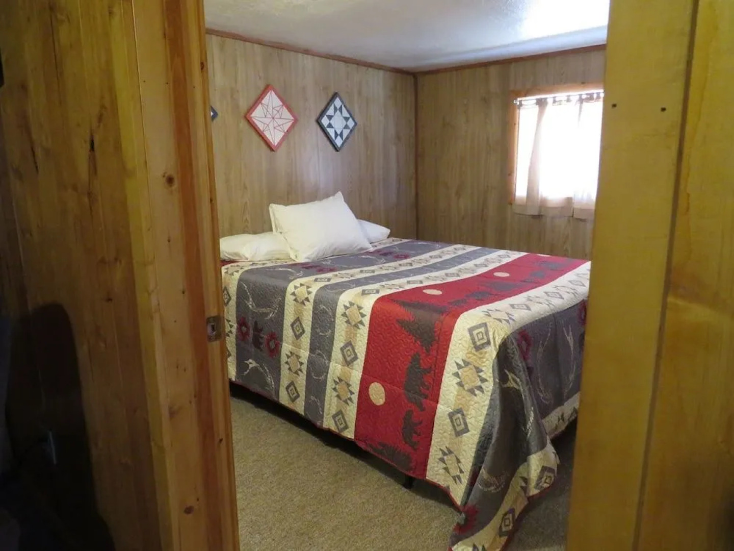 Eagle Nest Cabins & Marina