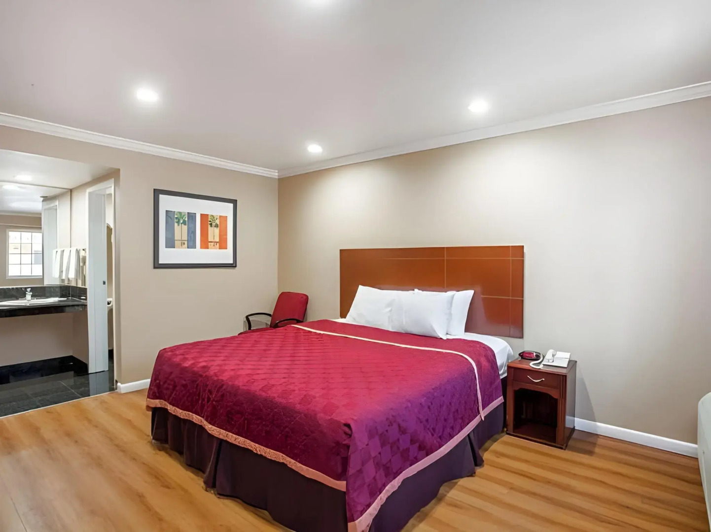 Express Inn & Suites