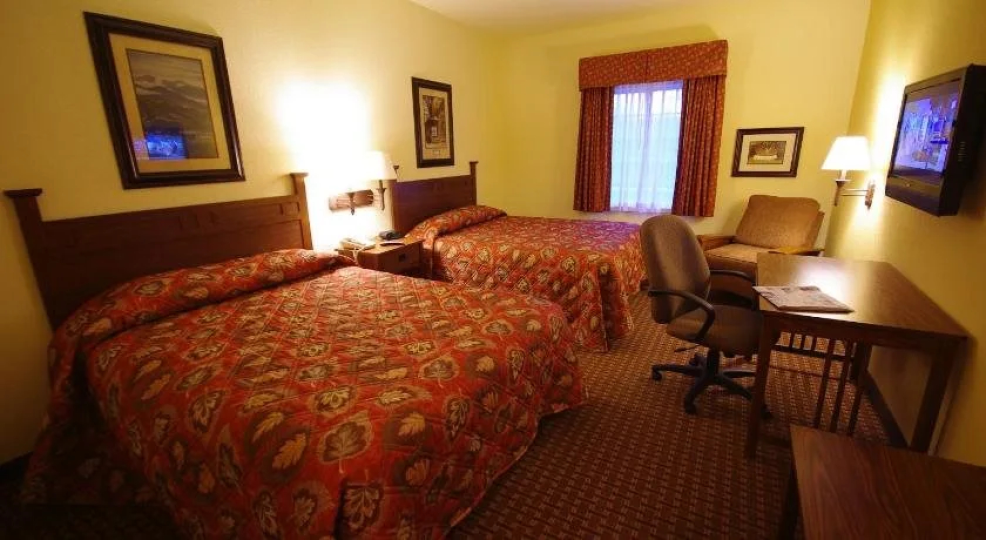 Mountain Inn & Suites Airport - Hendersonville